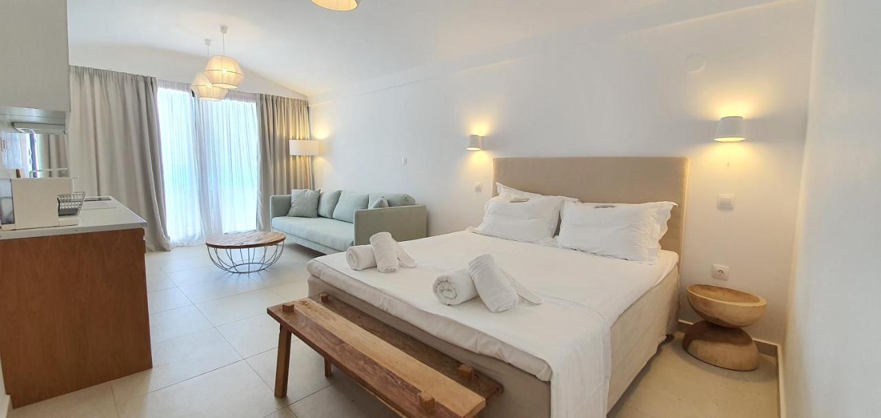 Thea Suites Nea Kallikrateia Exterior photo