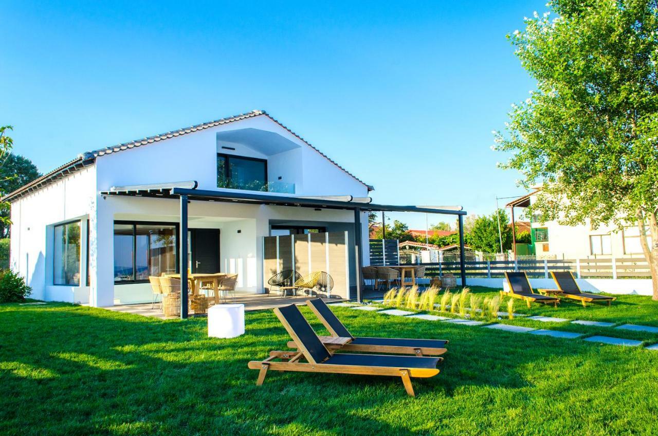 Thea Suites Nea Kallikrateia Exterior photo