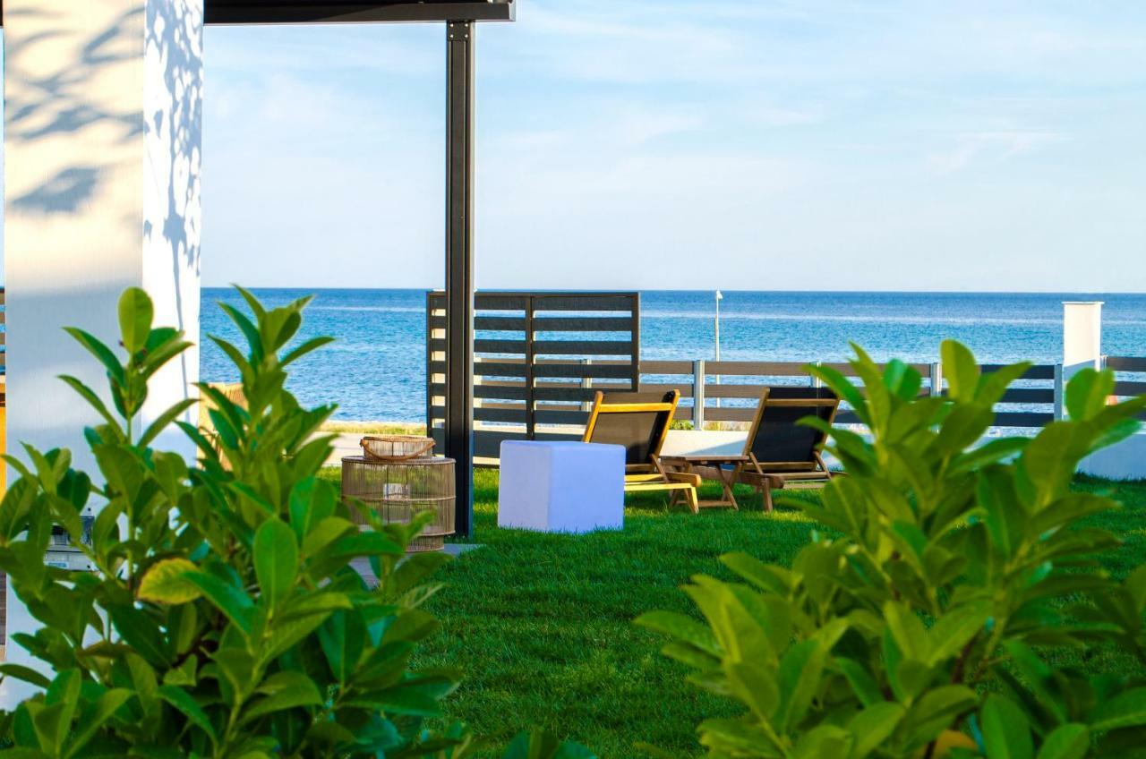 Thea Suites Nea Kallikrateia Exterior photo